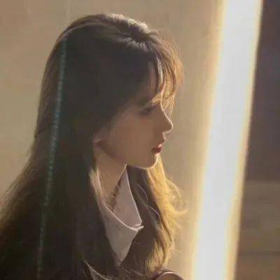 重庆警方通报“小区有人高空撒钱”